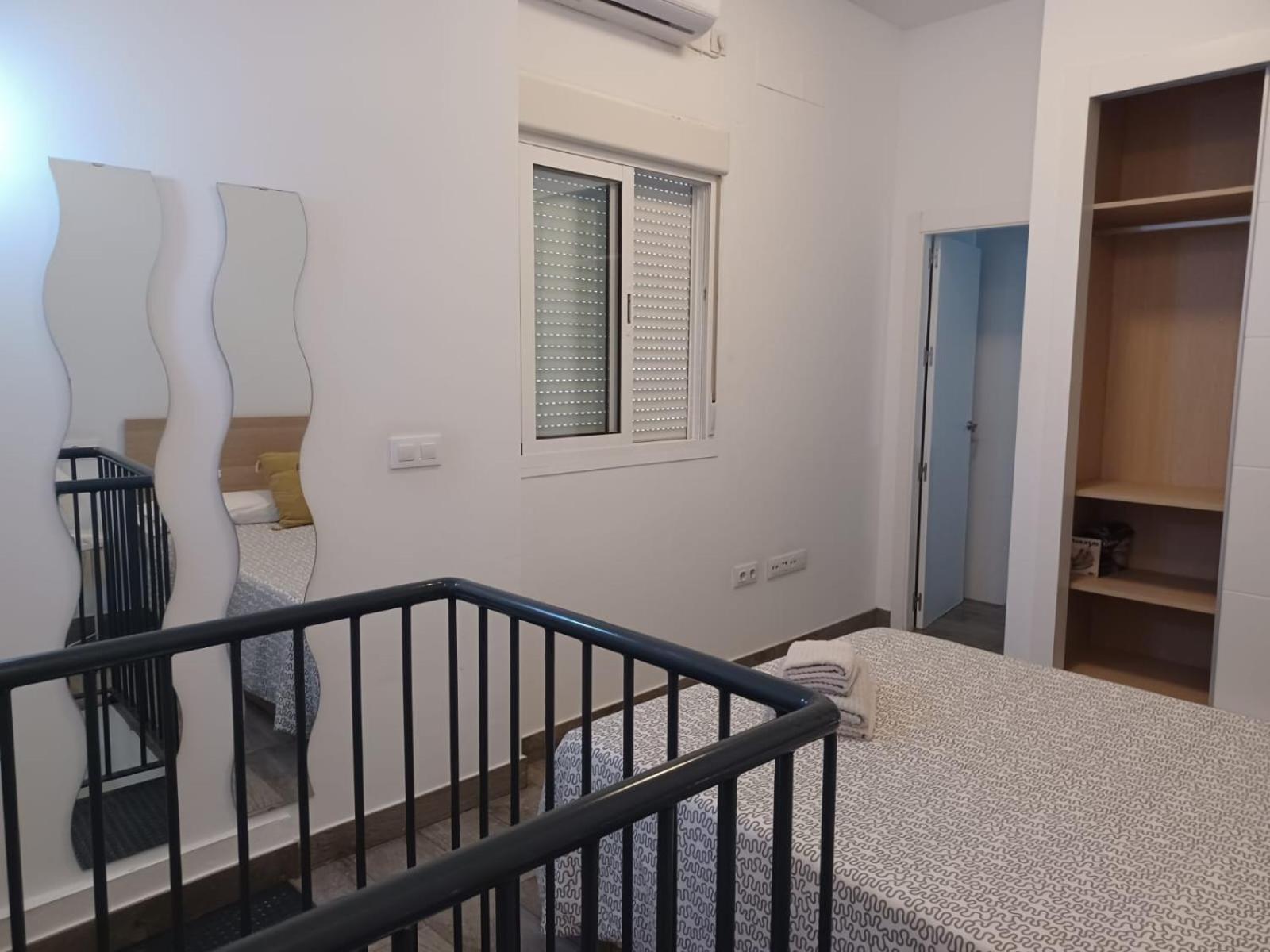 Apartamento En El Casco Antiguo En Plena Alameda Sevilla Buitenkant foto